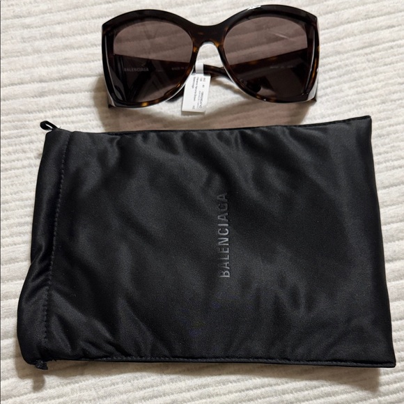 Balenciaga Tortoise Shell Sunglasses with Black Case NWT